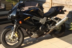 Honda_VTR1000_014