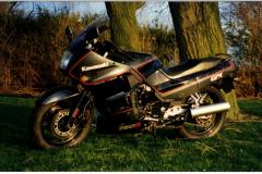 Kawasaki_GPX750_009